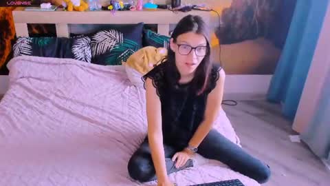 Snapshot of mollylollipop20 chatting on 2, 7, 2026 KIRA online show from 2, 7, 2026