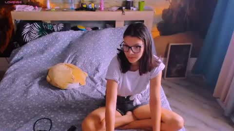 Snapshot of mollylollipop20 chatting on 7, 7, 2026 KIRA online show from 7, 7, 2026