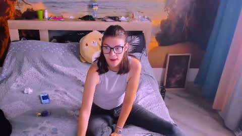 Snapshot of mollylollipop20 chatting on 16, 7, 2026 KIRA online show from 16, 7, 2026