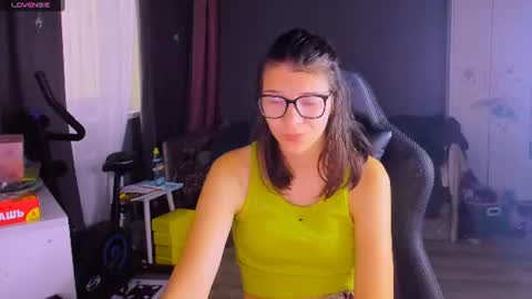 Snapshot of mollylollipop20 chatting on 4, 8, 2026 KIRA online show from 4, 8, 2026