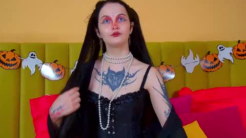 Snapshot of mollymillsen chatting on 29, 10, 2025 Molly online show from 29, 10, 2025