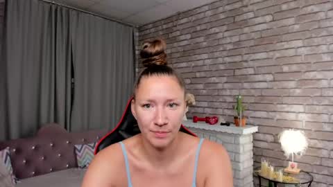Snapshot of mollynay chatting on 8, 6, 2026 hi im Molly heregreat boobs big heart warm pussy online show from 8, 6, 2026