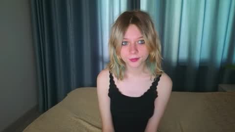 Snapshot of mollysally chatting on 20, 4, 2026 mollysally online show from 20, 4, 2026