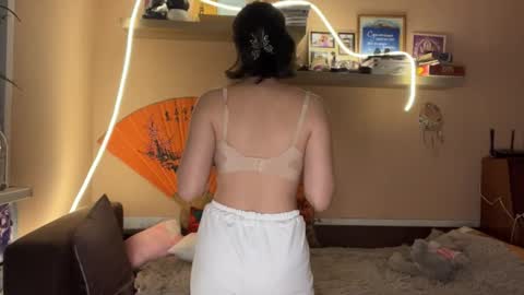 Snapshot of moltenpeach chatting on 16, 2, 2026 Hermina online show from 16, 2, 2026