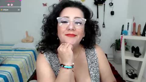 Snapshot of mom_17 chatting on 11, 11, 2025 Celeste online show from 11, 11, 2025