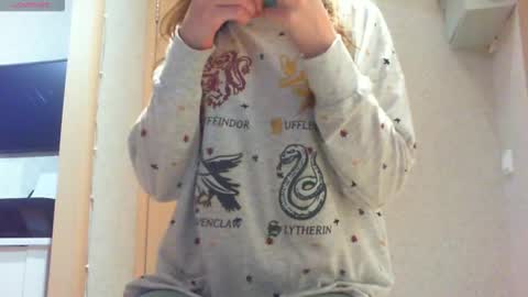 Hailey online show from 26, 10, 2025