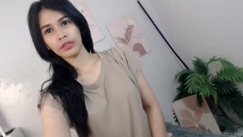 MOMIKHEM online show from 20, 4, 2026