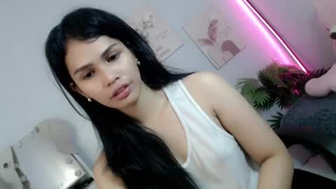 Snapshot of momi_khem019 chatting on 28, 6, 2026 MOMIKHEM online show from 28, 6, 2026