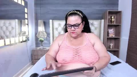 Snapshot of mommy_cute chatting on 4, 7, 2026 Jelitza online show from 4, 7, 2026