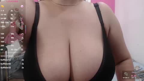 Snapshot of mommyissuess_ chatting on 12, 2, 2025 Daphne  online show from 12, 2, 2025
