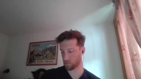 Snapshot of moms_little_monster chatting on 18, 12, 2024 moms_little_monster online show from 18, 12, 2024