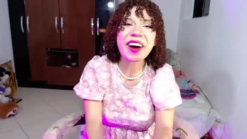 Snapshot of mon_belle chatting on 26, 9, 2025 Jessie online show from 26, 9, 2025