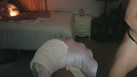 Mona online show from 6, 11, 2025