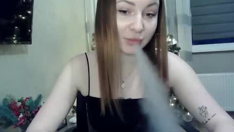 monica_211 online show from 22, 12, 2024