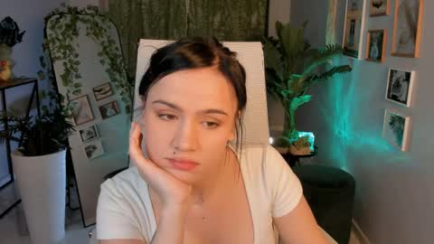 monica online show from 4, 4, 2026