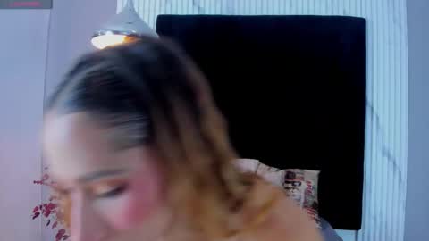 Snapshot of monik_fox_cr chatting on 11, 10, 2025 MONIK FOX online show from 11, 10, 2025