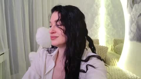 Snapshot of monique_a chatting on 8, 5, 2026 Ask me online show from 8, 5, 2026