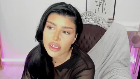 Snapshot of moniqueeass chatting on 15, 5, 2026 Alessia online show from 15, 5, 2026