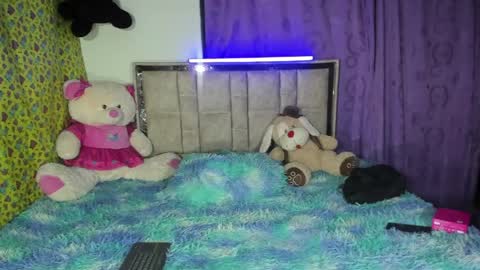 Snapshot of moniquehisk chatting on 16, 4, 2026 moniquehisk online show from 16, 4, 2026