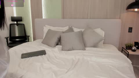 Monique  online show from 4, 11, 2025