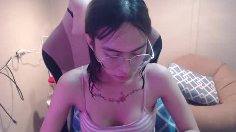 Snapshot of monstercockselfsuck chatting on 29, 1, 2025 ELYSE A SIMPLE GIRL online show from 29, 1, 2025