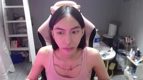 ELYSE A SIMPLE GIRL online show from 21, 12, 2025