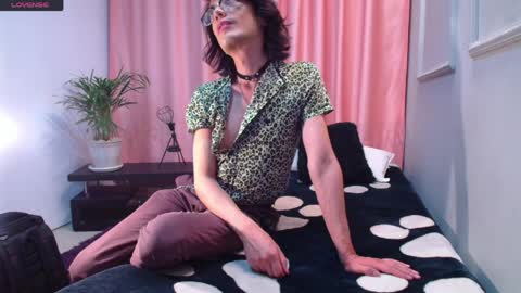 Linda Darling online show from 9, 4, 2026