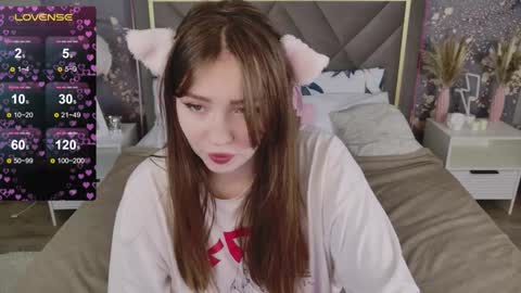 Moon  Bunny online show from 30, 11, 2025