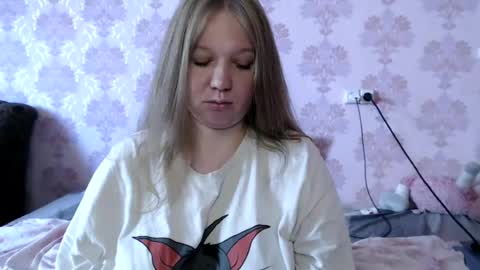 Snapshot of moon_linght000 chatting on 17, 6, 2026 moon_linght000 online show from 17, 6, 2026