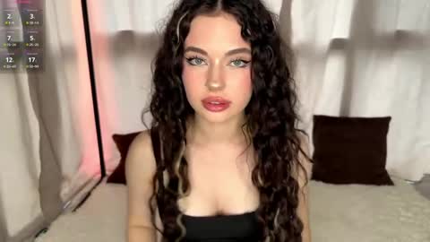Snapshot of moonfaairy chatting on 22, 4, 2026 moonfaairy online show from 22, 4, 2026