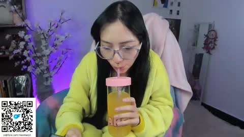 MOON  online show from 16, 11, 2025