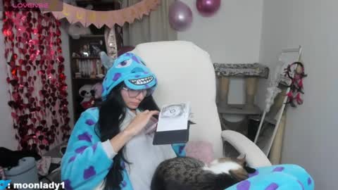 MOON  online show from 14, 6, 2026
