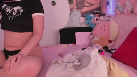 Snapshot of moonliight__ chatting on 2, 5, 2026 moonliight__ online show from 2, 5, 2026