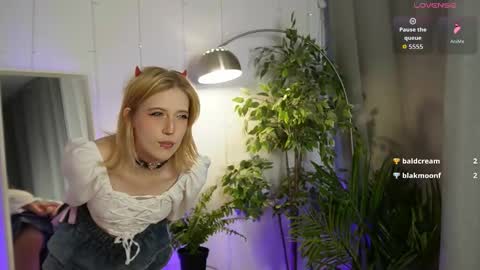 Asuna online show from 5, 3, 2026