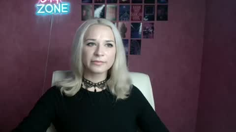 Snapshot of moonsusanna chatting on 7, 7, 2026 Susanna online show from 7, 7, 2026