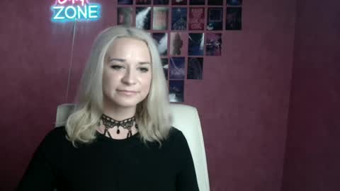 Snapshot of moonsusanna chatting on 7, 7, 2026 Susanna online show from 7, 7, 2026