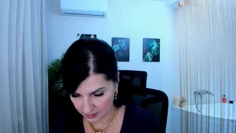 Ask me  online show from 27, 11, 2025