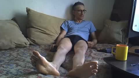 Snapshot of moovurey16 chatting on 12, 11, 2025 Alex online show from 12, 11, 2025