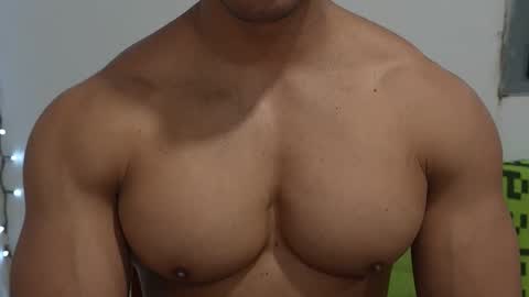 moreno1muscular online show from 19, 4, 2026