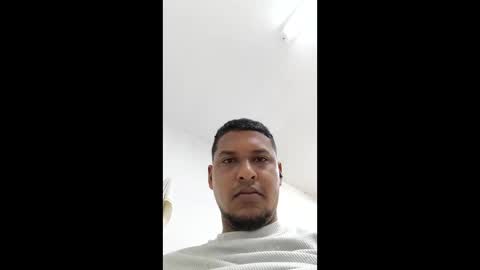 Snapshot of morenoman25 chatting on 14, 4, 2026 Carlos online show from 14, 4, 2026