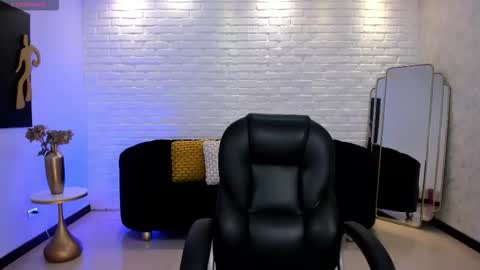 Morgan Hicks online show from 5, 11, 2025