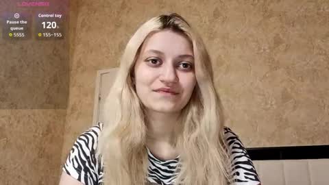 Eva is here now  help me get 50 thumbs up pls  online show from 29, 3, 2026