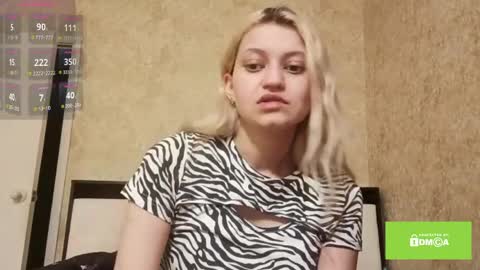 Eva is here now  help me get 50 thumbs up pls  online show from 30, 3, 2026