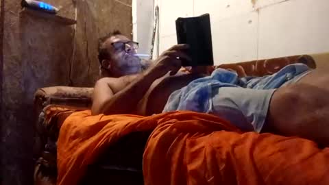 Snapshot of mospeleu chatting on 19, 7, 2026 Nomadu online show from 19, 7, 2026