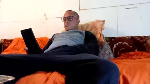 Snapshot of mospeleu chatting on 27, 7, 2026 Nomadu online show from 27, 7, 2026
