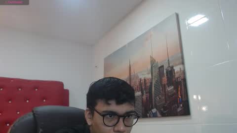 Mou Fly online show from 1, 11, 2025