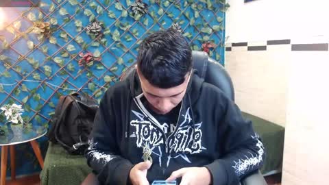 Mou Fly online show from 3, 12, 2025