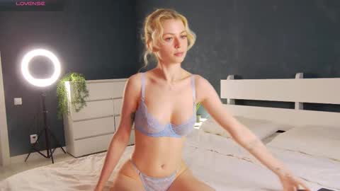 Elizabeth online show from 13, 9, 2025