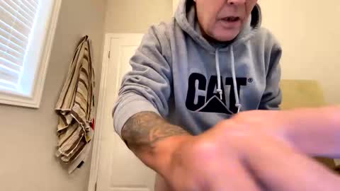 Snapshot of mpleaf chatting on 28, 10, 2025 Urethra Lover online show from 28, 10, 2025