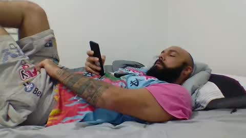 Mr8 online show from 28, 12, 2024